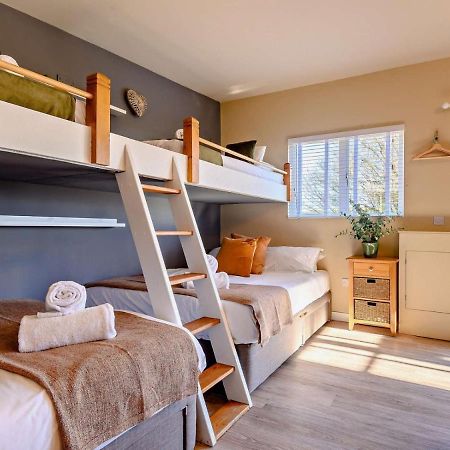 Wisteria View With Hottub & Cabin Sleeps 20 Chippenham  Ngoại thất bức ảnh