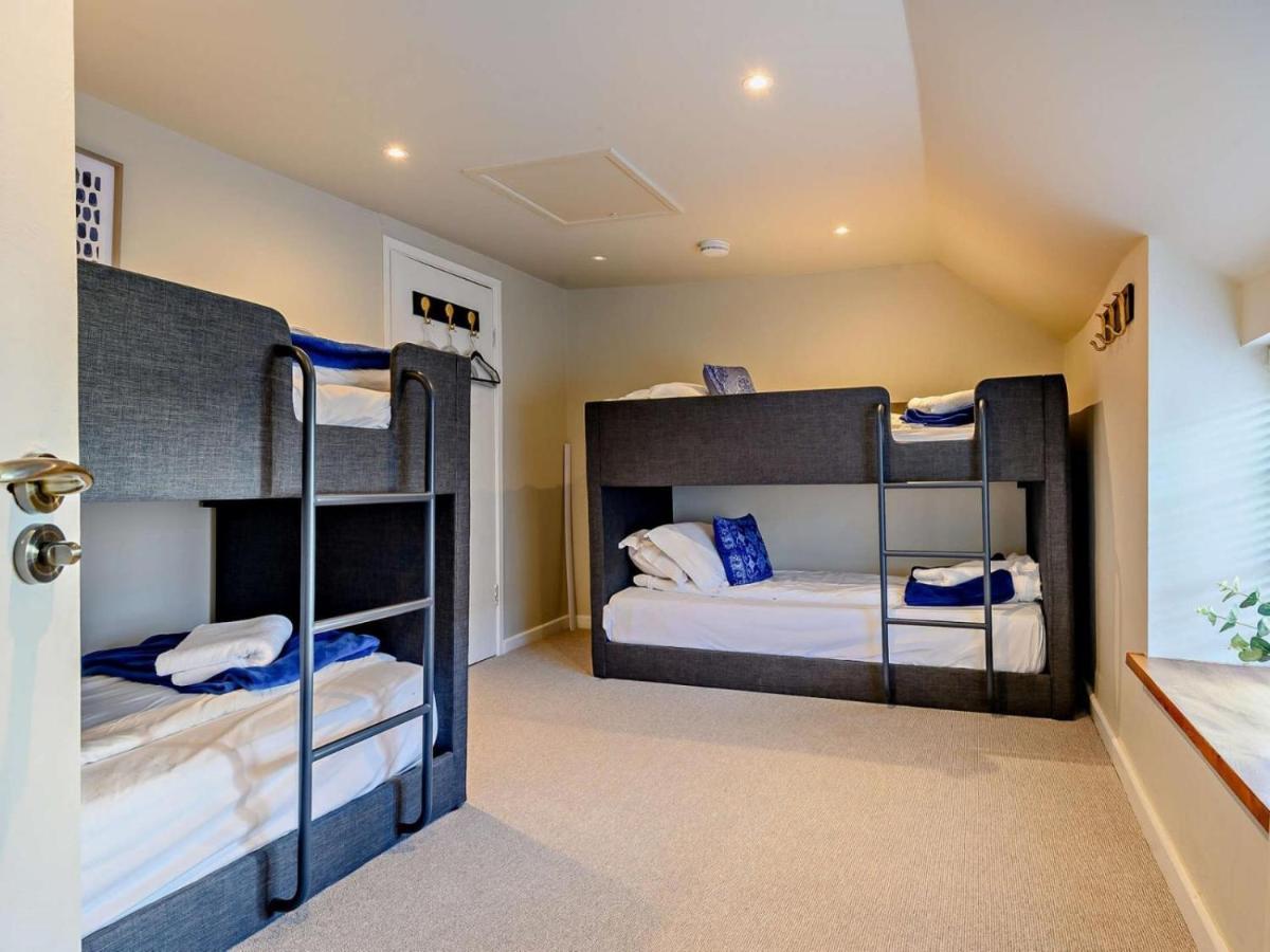 Wisteria View With Hottub & Cabin Sleeps 20 Chippenham  Ngoại thất bức ảnh
